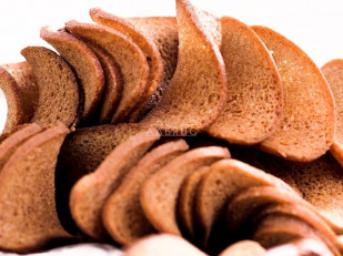 Сухарики со вкусом чеснока: Ресторанные гренки с чесноком