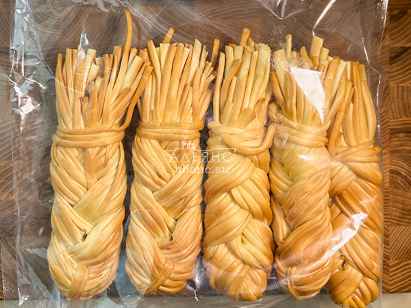 Сырный продукт ФЕРМЕРСКИЙ коса копченая в Пскове
