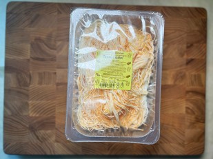 Ведро Ржаные гренки с гималайской солью: Сыр Чечил паутинка (краб)  500 гр.