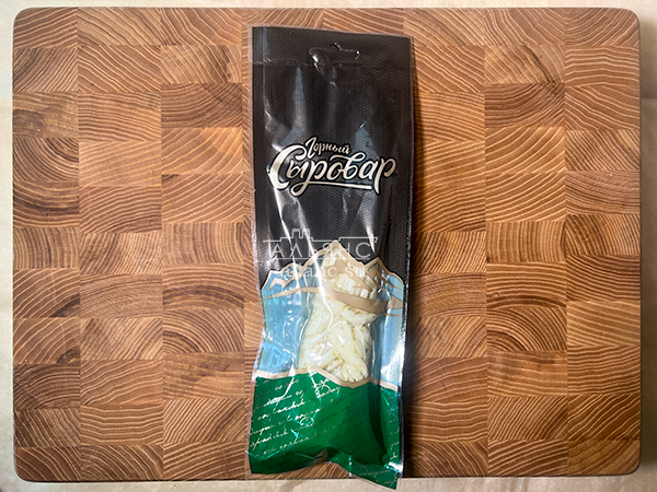 Сыр 100 гр ГОРНЫЙ СЫРОВАР (Косичка с укропом и чесноком) в Пскове